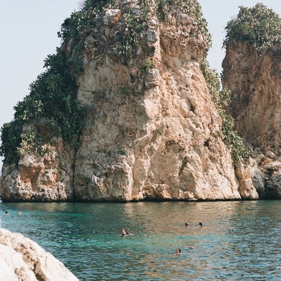 Meet your Posher, Abigail + Noah, welcome!🗯 - Picture 1 of 16